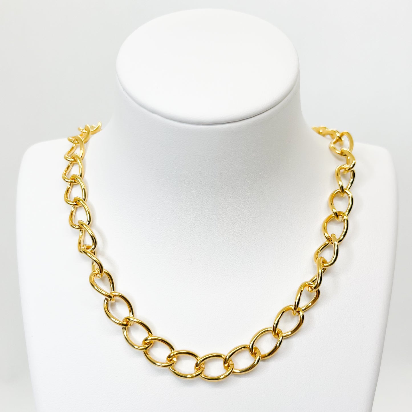 Collier Bold